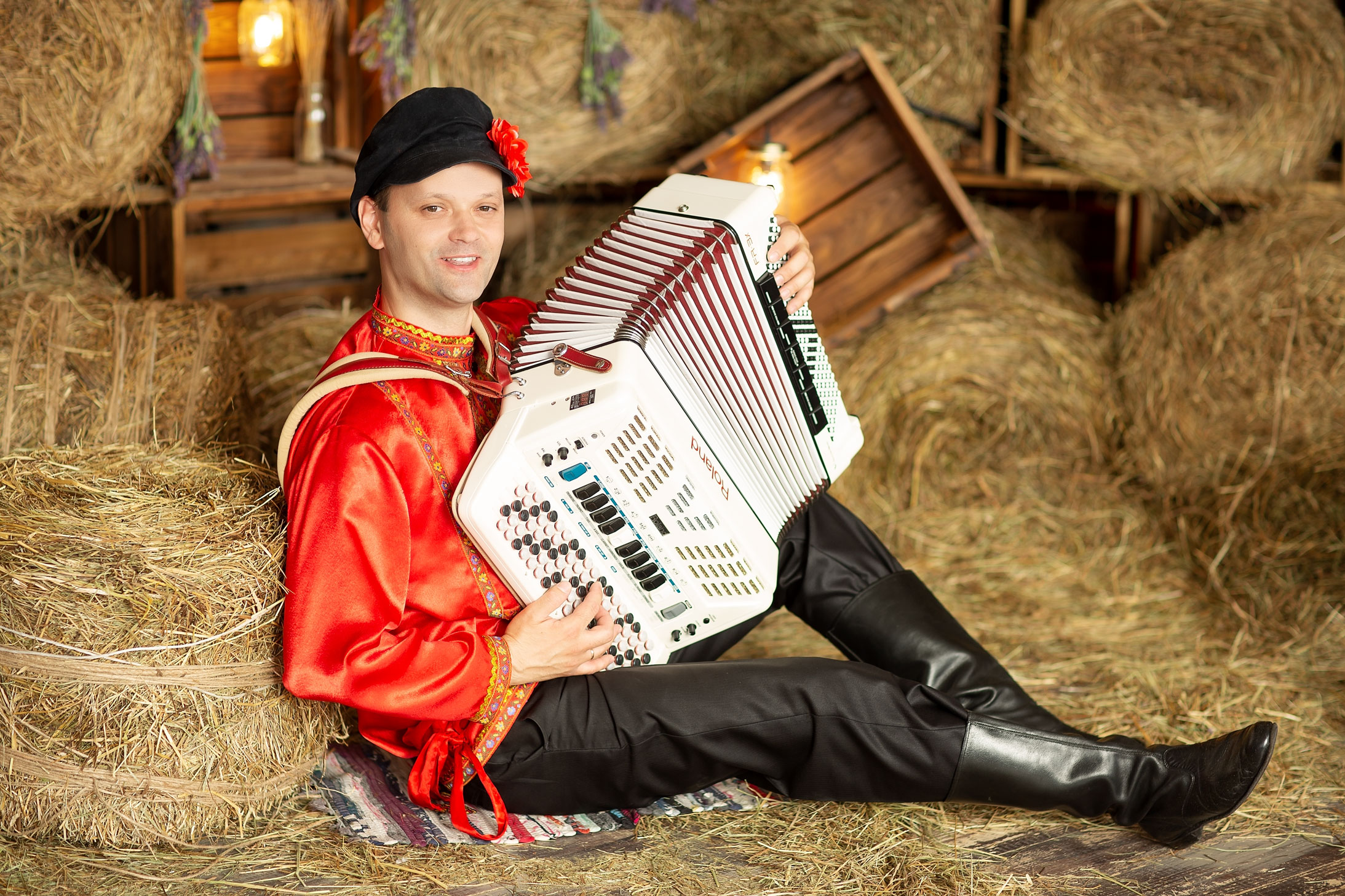 Баянист на  8 марта