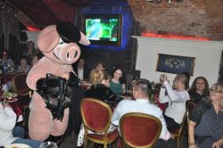 Номера комического стриптиза (интерактивный шуточный номер)