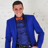 Ведущий на 8 марта